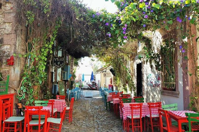 Ayvalık Cunda adası - Sarımsaklı plajı - Şeytan sofrası Turu