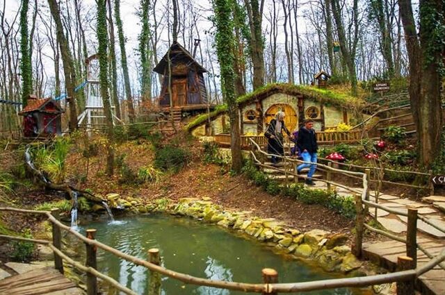 Her Çarşamba Ormanya, Ayrı Gezegen Cam Teras, Maşukiye Turu